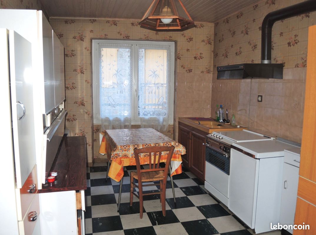 Appartement 3 pièces 65 m² · à Saint-Martin-de-Valamas · 65 m² · 39 000 €
