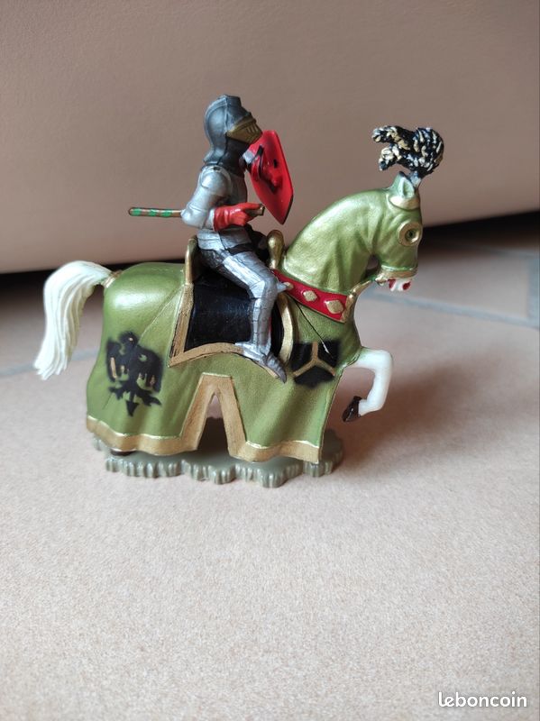 Soldats en plastique peint Starlux Moyen Age