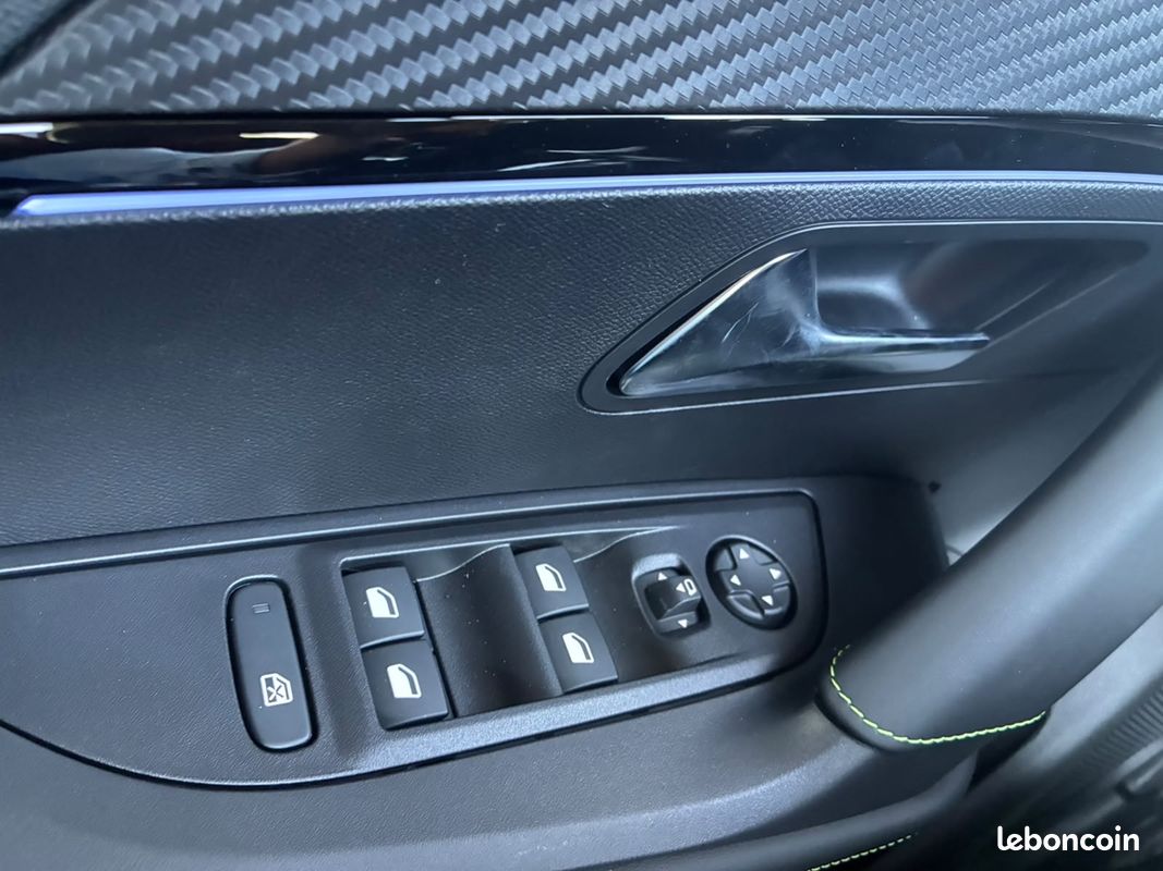 Peugeot 2008 1.2 HYBRID 145CH GT E-DCS6 (image 24)