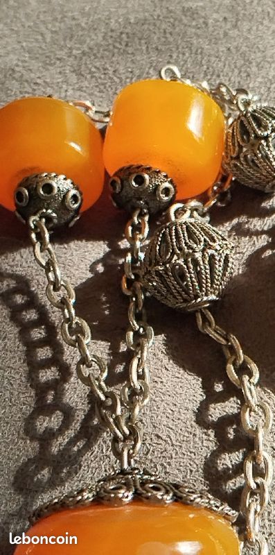 Collier Imposant Vintage En Bakélite - Perles Rondes 3 Couleurs Avec Pendentif Ovale Et Inclusion - Longueur 62 Cm