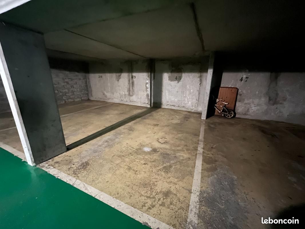 Parking Paris · 113 €/mois