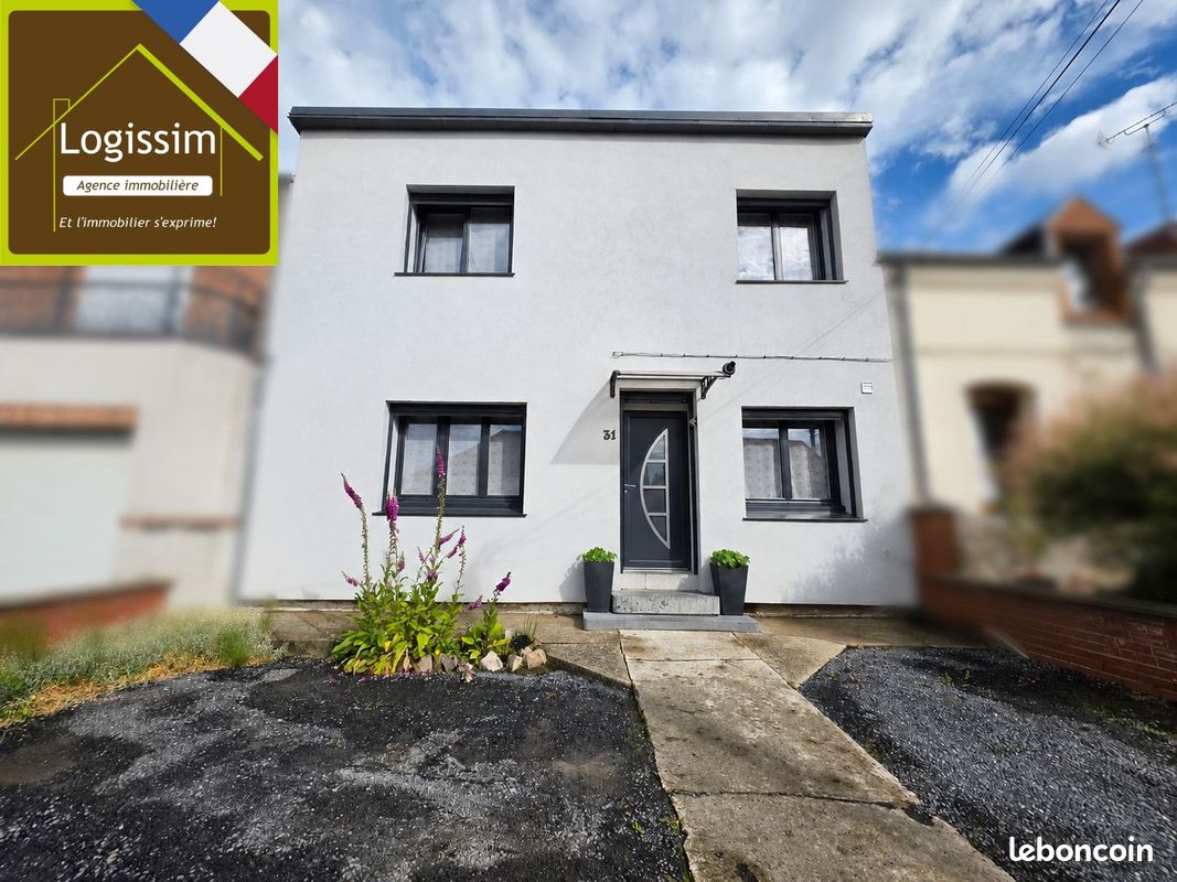 Maison 5 pièces 116 m² · à La Longueville · 116 m² · 170 000 €