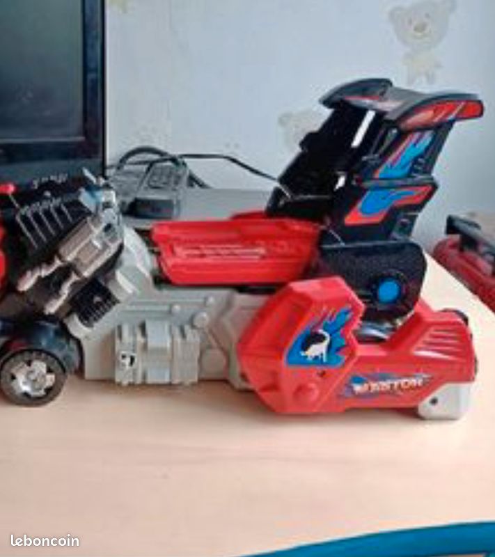 Robot transformers rouge (image 3)
