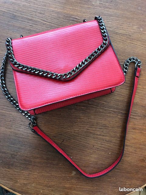 Très joli sac rouge neuf (image 1)