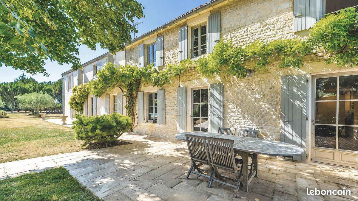 Maison 8 pièces 232 m² · à Saint-Médard-d'Aunis · 232 m² · 890 000 €