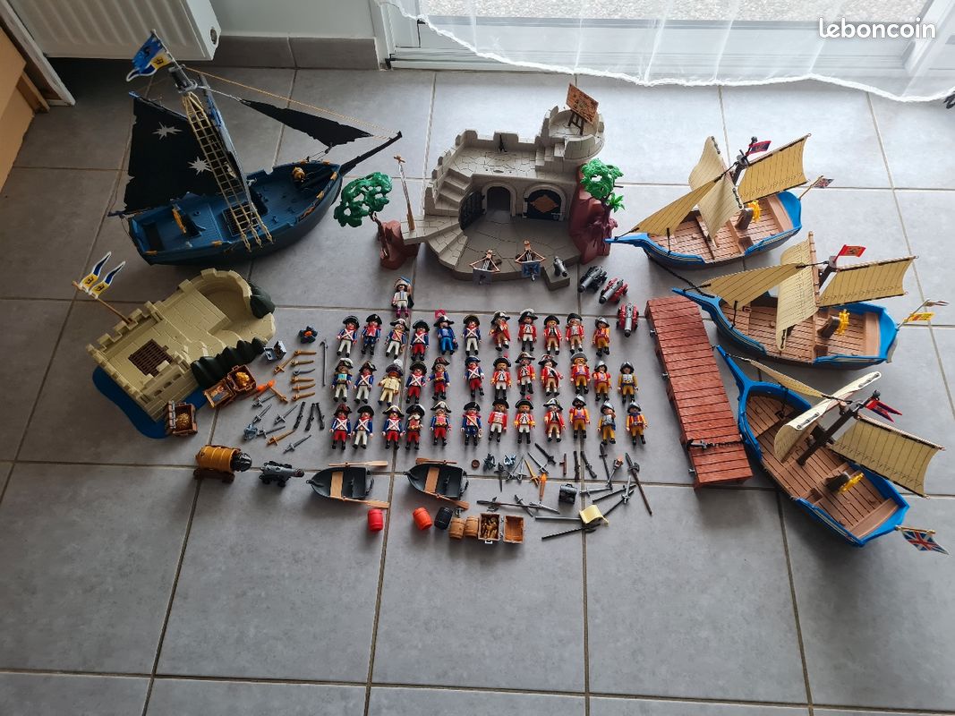 Playmobil 4 bateaux un fort un bastion 36 personnages playmobil français anglais espagnol des canons fusils épées 2 chaloupes coffres trésor beaucoup d accessoires (image 15)