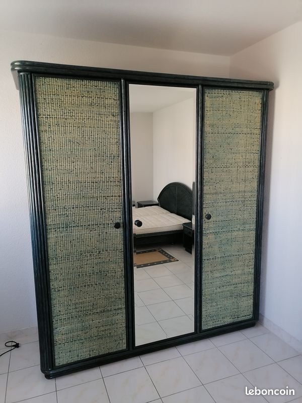 Armoire bois massif très bon etat (image 1)