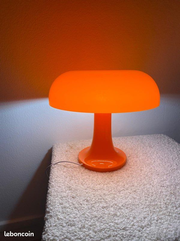 Lampe de table LED style champignon - USB - Rétro chic (image 1)