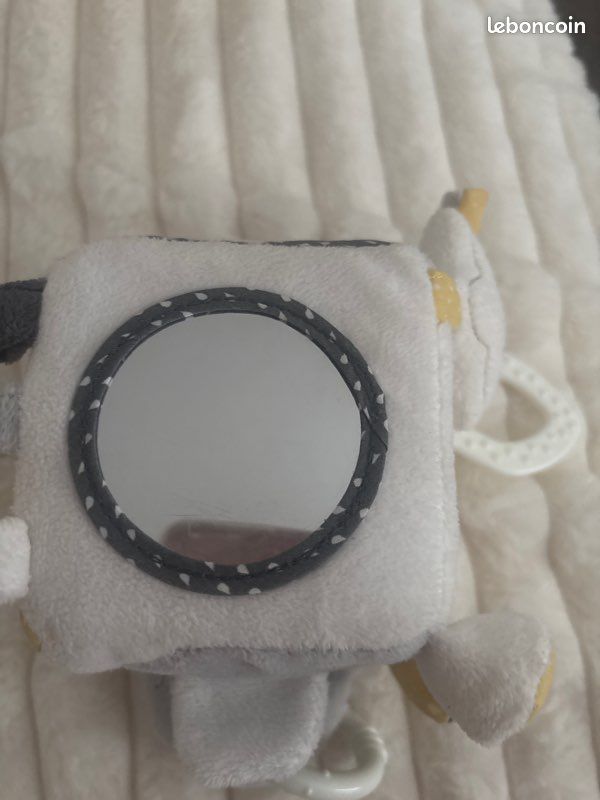 Cube D’activités En Velours Gris – Hochet Et éveil Pour Bébé