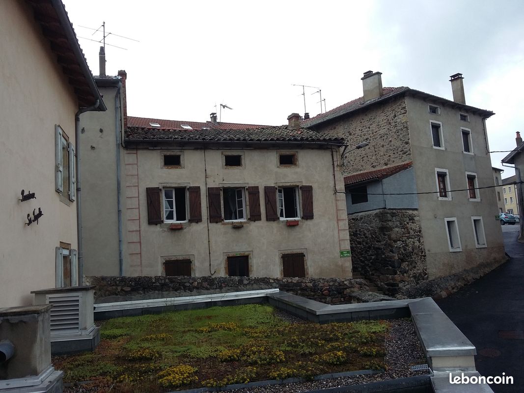 Maison 7 pièces 120 m² · à Retournac · 120 m² · 28 000 €