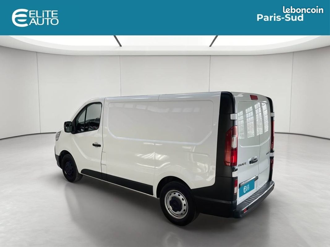 Renault trafic fgn l1h1 2800 kg blue dci 110 confort (image 8)