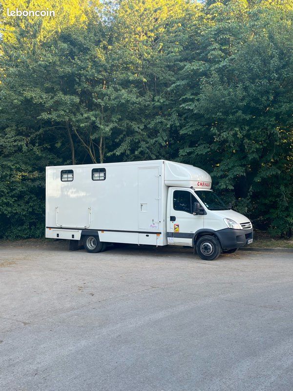 Camion Chevaux Iveco 7t Utilitaires