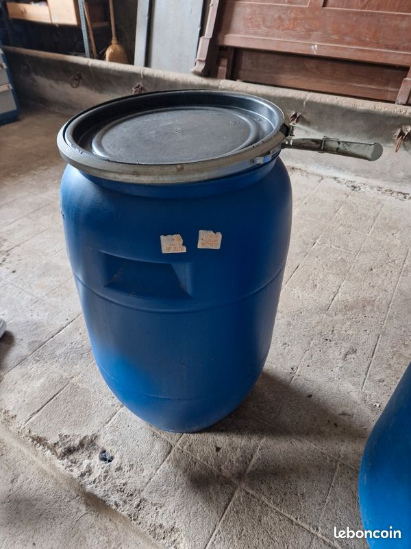 Fût tonneaux plastique 120l bleu (image 1)