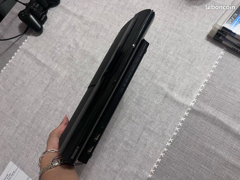 🎮 PS3 Super Slim 500 Go + 3 Jeux FIFA + Accessoires (image 14)