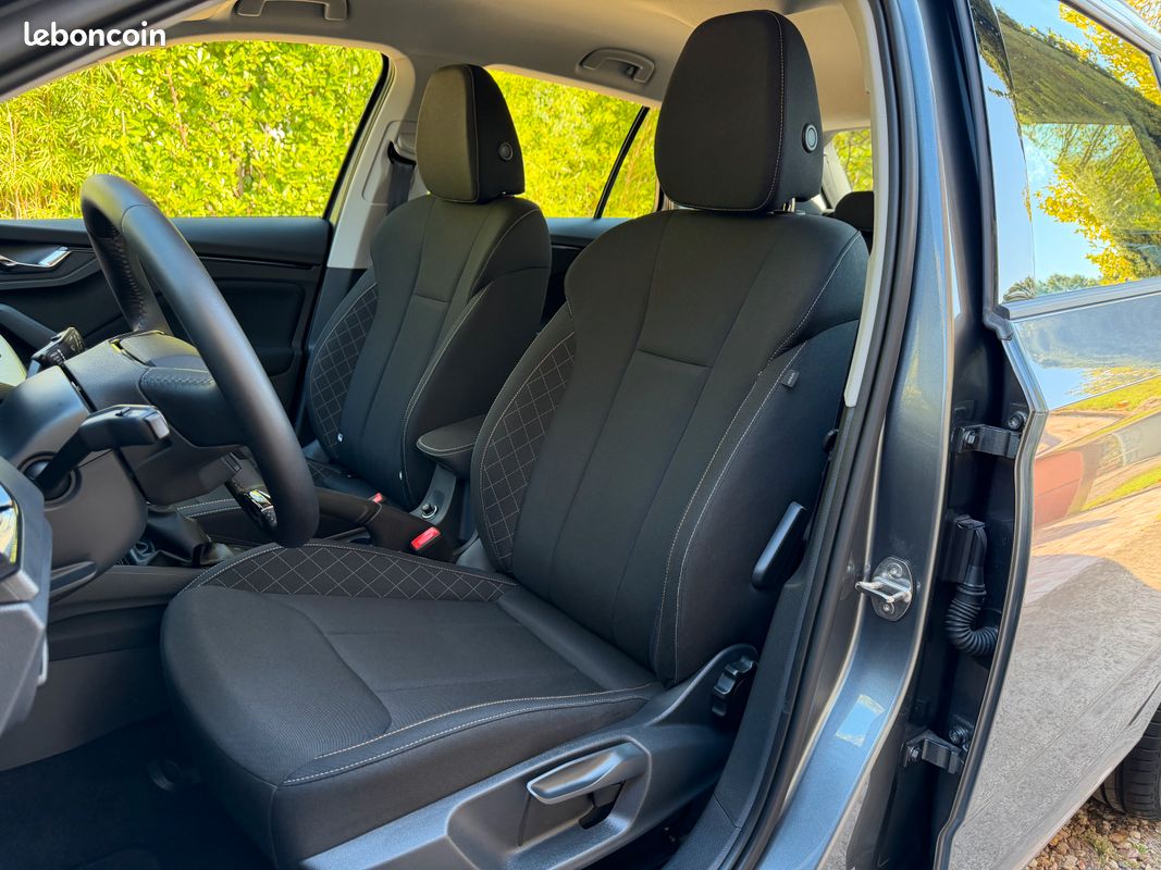 🏁 skoda kamiq 1.5 tsi 150 ambition 1°main 2024 24000km (image 8)