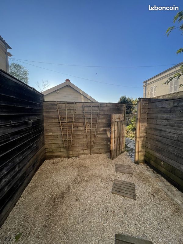 Appartement 3 pièces 63 m² · à Saintes · 63 m² · 714 €