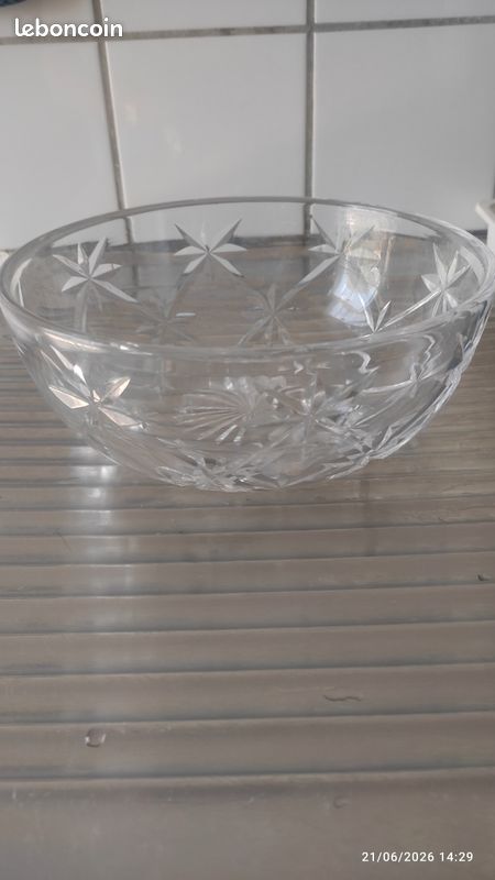 Vend vintage Beau Saladier Coupe de Fruits Cristal de Saint Louis (image 1)