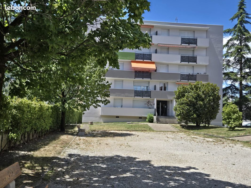 Appartement 4 pièces 75 m² · à Fontaine · 75 m² · 121 000 €