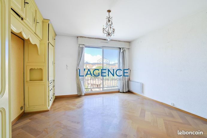 https://img.leboncoin.fr/api/v1/lbcpb1/images/4e/60/13/4e6013e1f19b09b8caf8eb76e28e840a3e11767d.jpg?rule=ad-image