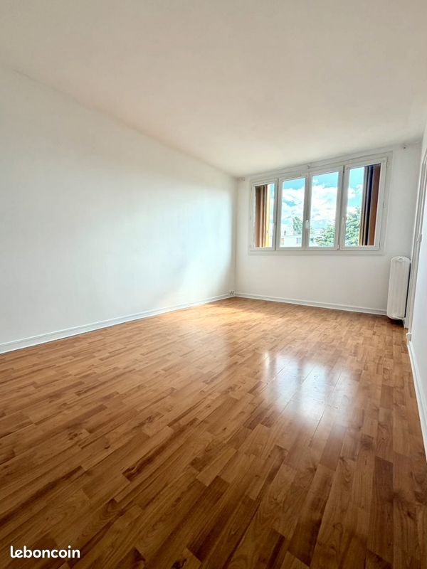 Appartement 3 pièces 48 m² · à Avon · 48 m² · 860 €/mois