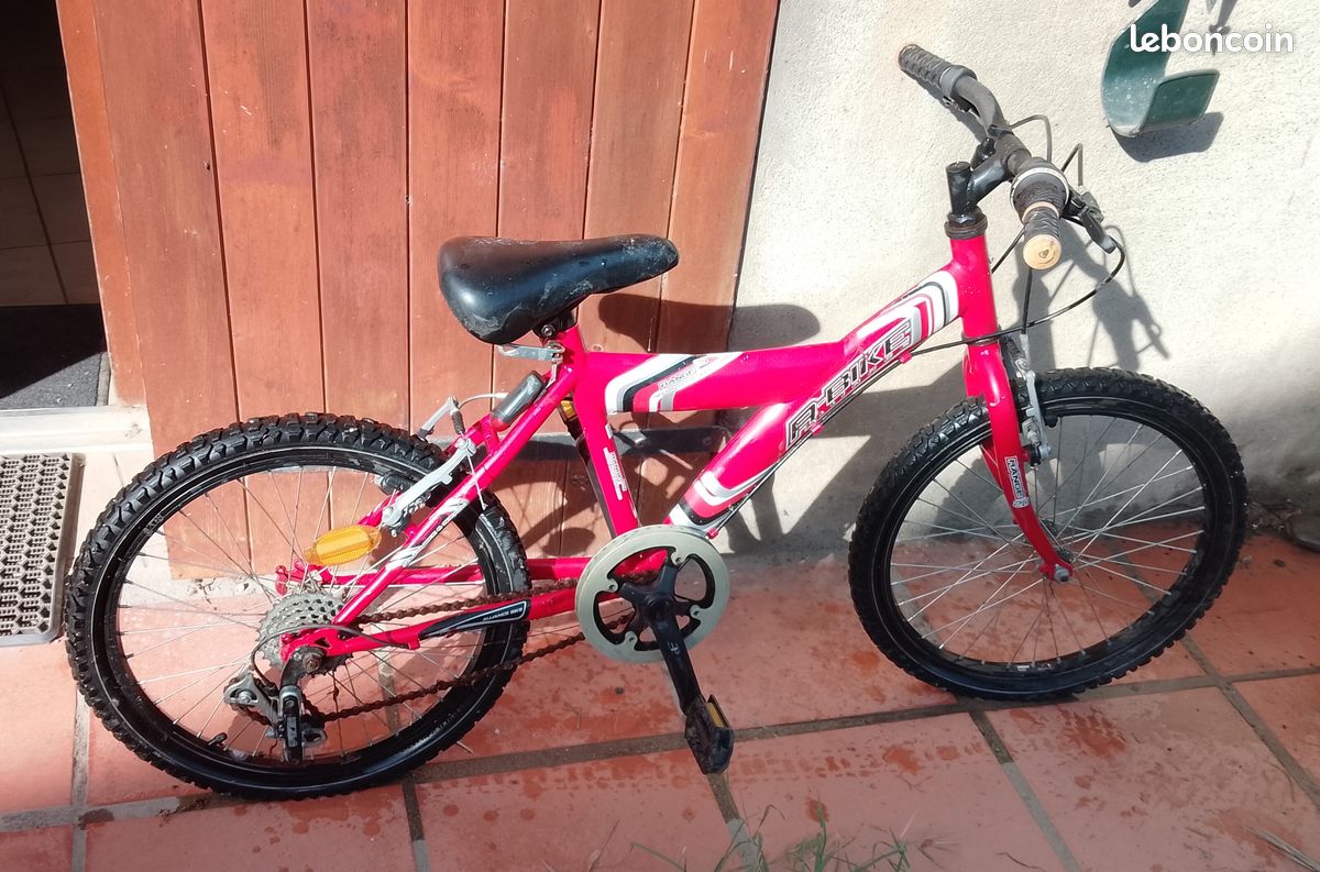 Vélo enfant VTT R-BIKE RANGE 20 - 6 vitesses - bon état mais pneus à plat (image 10)