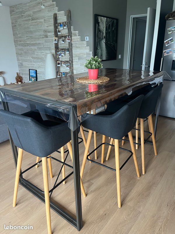 Table (image 1)