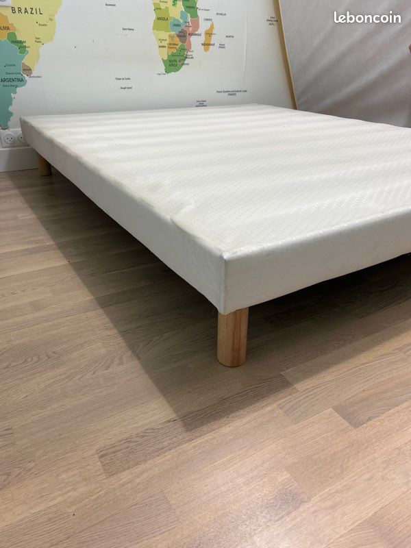 Sommier tissu avec pieds (image 2)