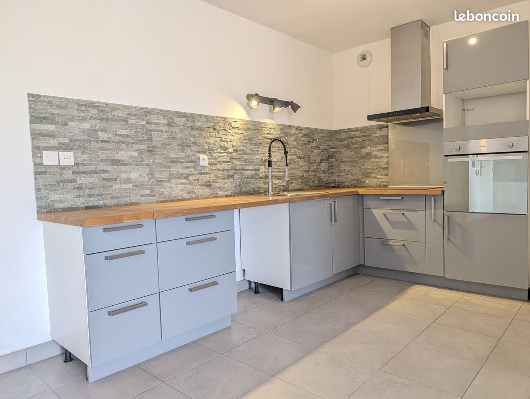 Appartement 3 pièces 62 m² · à Marseille · 62 m² · 1 050 €/mois
