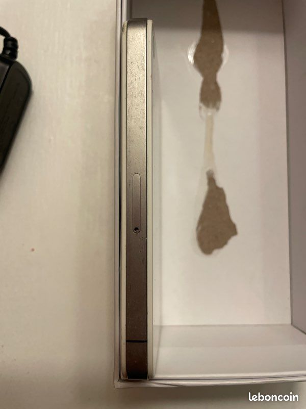 Iphone 4 (image 4)
