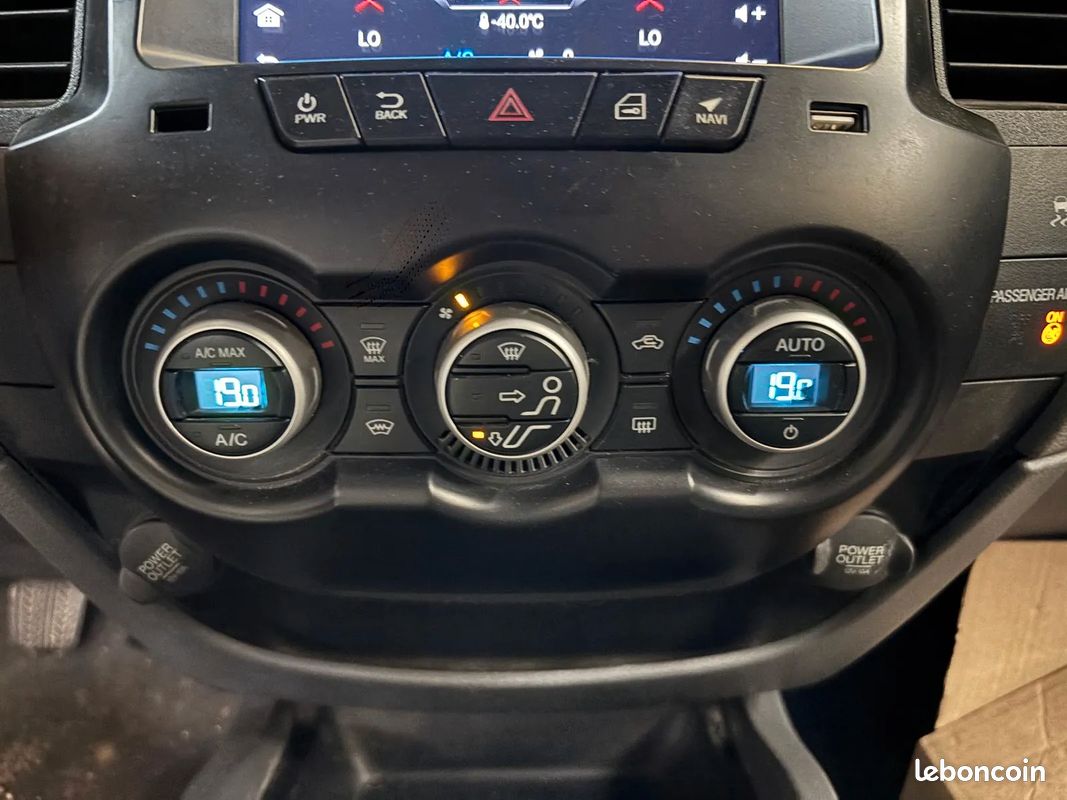 FORD Ranger 3.2 D 200ch LIMITED - 2015 - CarPlay - Suivi complet - Caméra de recul - Attelage - Sièges Chauffants (image 15)