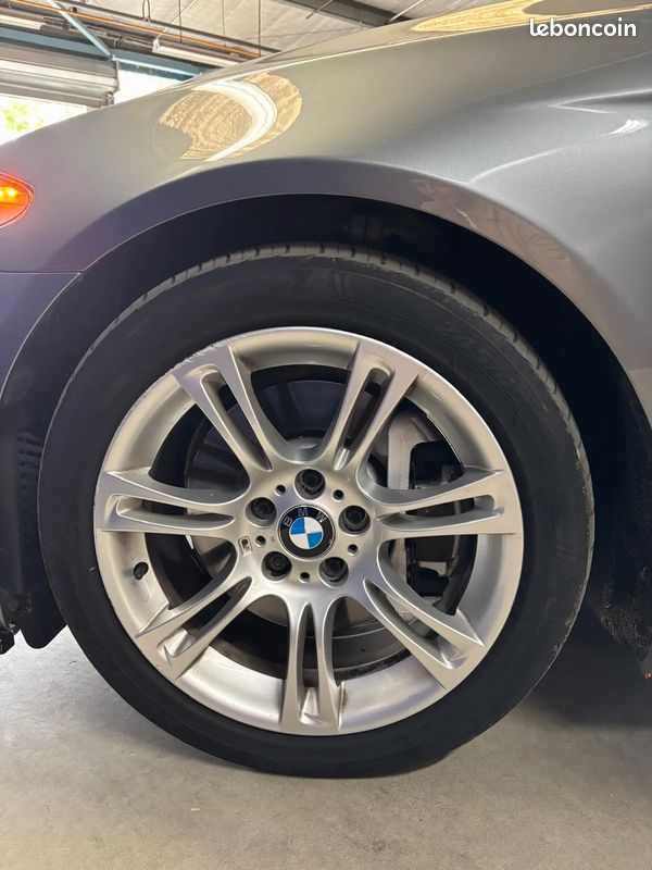 BMW Série 5 Touring 530D 258 ch M Sport, propulsion – 2013 – Suivi complet – Boîte auto – Soft Close – Caméra de recul – Sièges électriques (image 19)