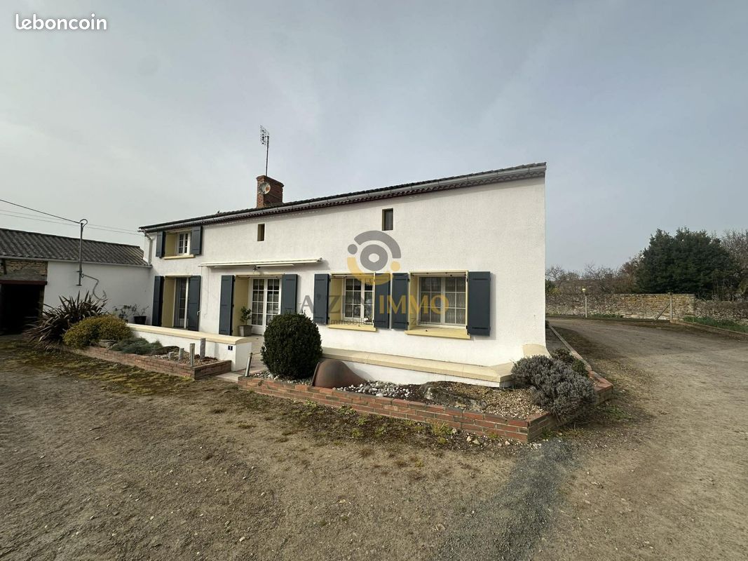 Maison 4 pièces 163 m² · à Airvault · 163 m² · 208 950 €