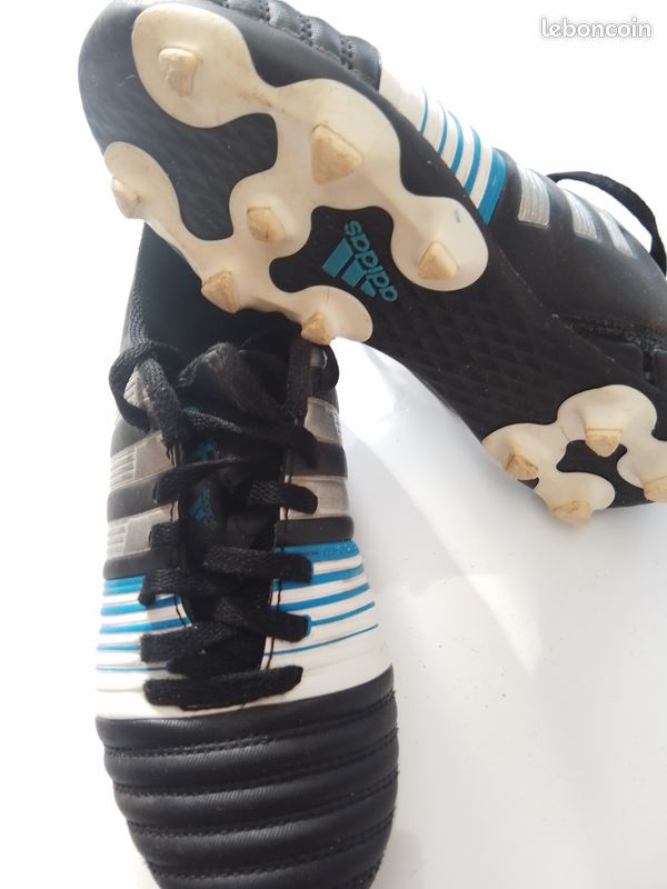 Chaussures de foot pointure 33 (image 2)