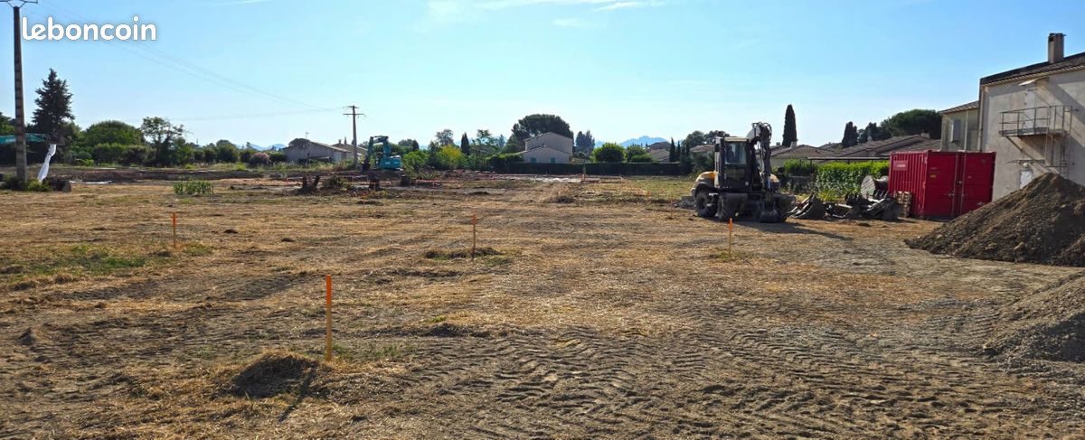 Terrain 345 m² · à Camaret-sur-Aigues · 92 000 €