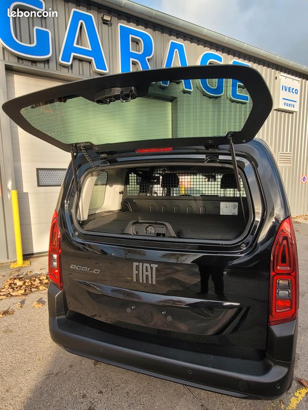 FIAT DOBLO COMBI 05 PLACES 1.5 Blue HDI 100 CH NEUF avec 2 PORTES LATÉRALES - CARTE GRISE N1 - CAMIONNETTE / T.V.A RÉCUPÉRABLE / ÉXONÉRÉ DE T.V.S ET SANS MALUS ÉCOLOGIQUE ( Prix de Vente 22 490 HT ) (image 8)
