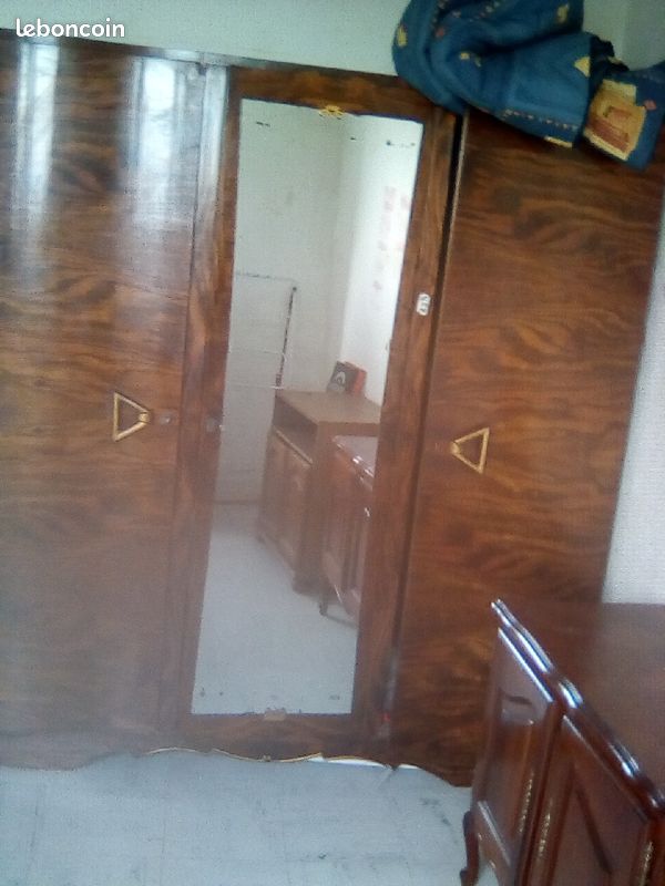 Meuble en bois (image 1)