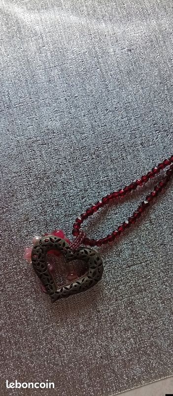 Vend deux colliers en pierre véritable en parfait état (image 3)