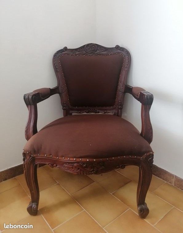 Un fauteuil Bergère Louis XV (image 2)
