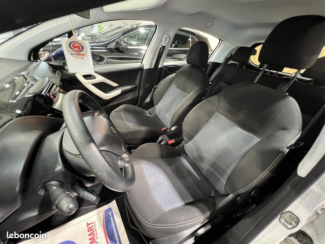 PEUGEOT 208 1.2i PureTech - 68Cv LIKE PHASE 2 CLIM (image 18)