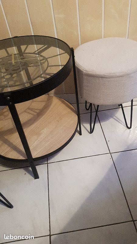 Table + 2 poufs (image 3)