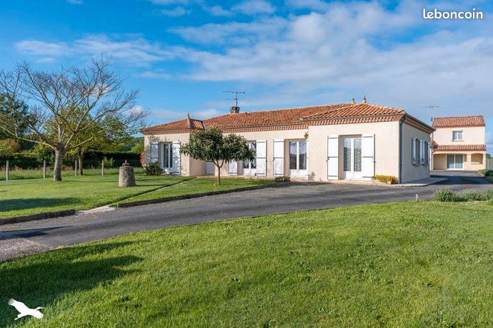 Maison 7 pièces 230 m²