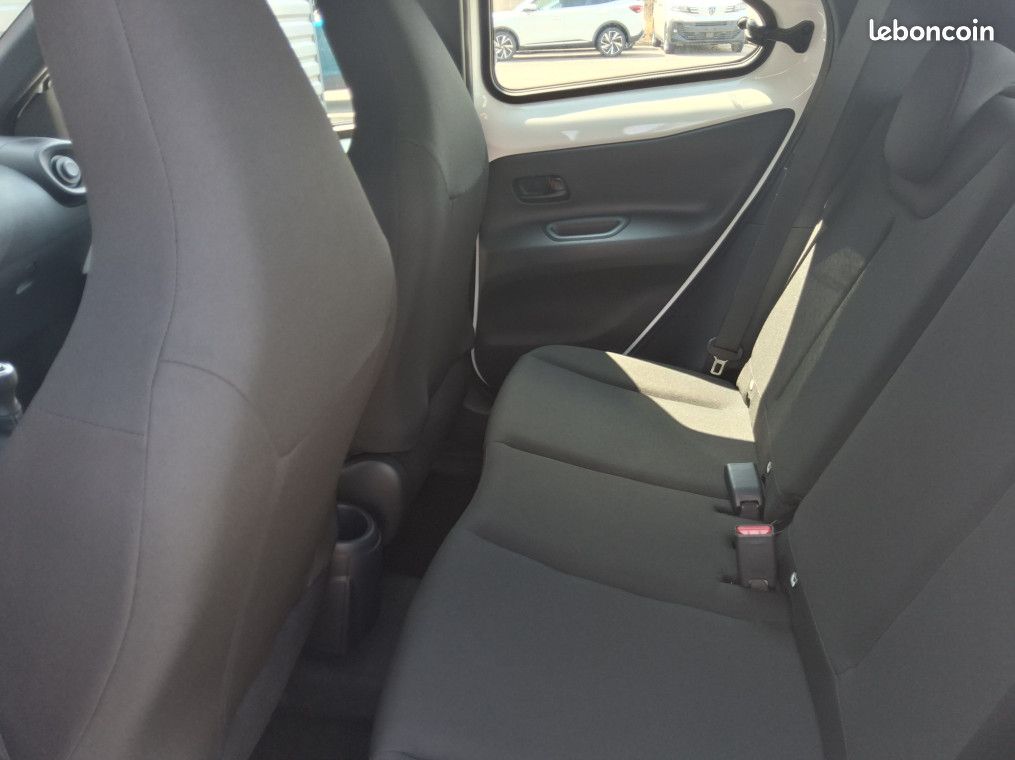 Toyota aygo x 1.0 VVT-i 72 Dynamic (image 11)
