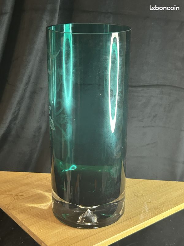 Vase rouleau en cristal de Bohème vert gravé rose dépolie 27 cm (image 4)
