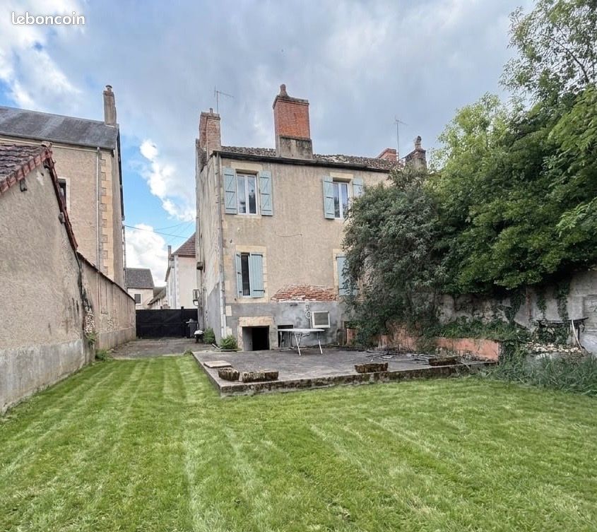 Maison 4 pièces 110 m² · à Jouet-sur-l'Aubois · 110 m² · 70 000 €
