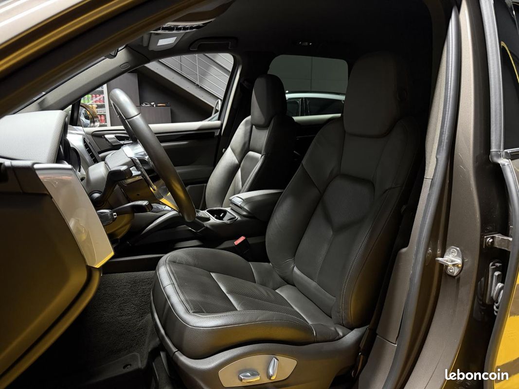 PORSCHE CAYENNE S E-Hybrid V6 416 cv hybride rechargeable - JANTES RS SPYDER 20\' / SUIVI FULL PORSCHE (image 8)