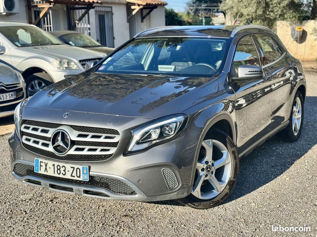 MERCEDES CLASSE GLA 180 Sensation 122ch phase 2 (image 1)