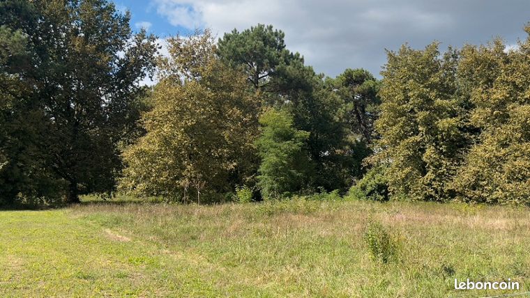 Terrain 700 m² Fargues Saint Hilaire
