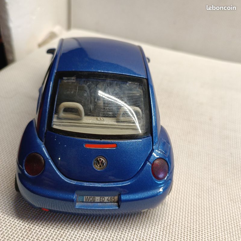 Burago 1/18 – VW New Beetle – Bleue – 1998 – Bon état Avec Boîte