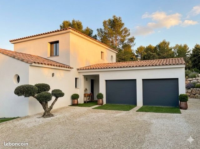 Maison 5 pièces 142 m² · à Ventabren · 142 m² · 4 900 €