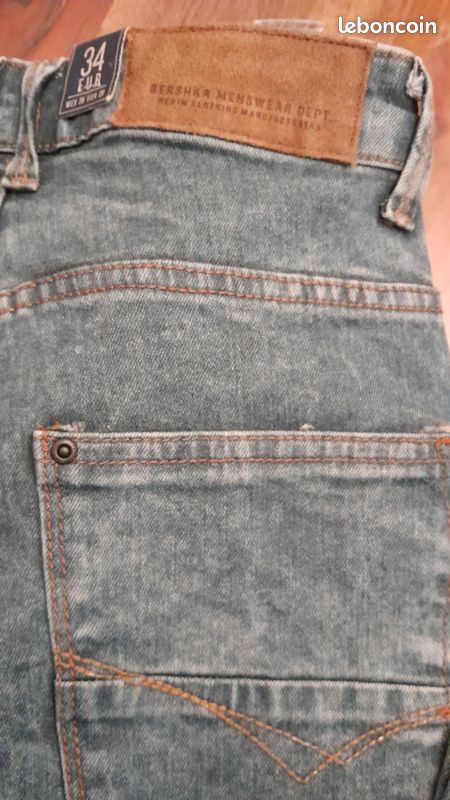 Jean Bershka Slim Coupe Courte Taille 34 - Neuf Avec étiquettes - Vintage Denim Bleu